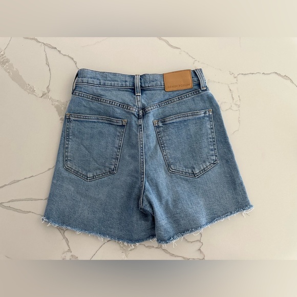 Aritzia Denim Forum 50s Arlo Mid-thigh Denim Shorts - Picture 2 of 9